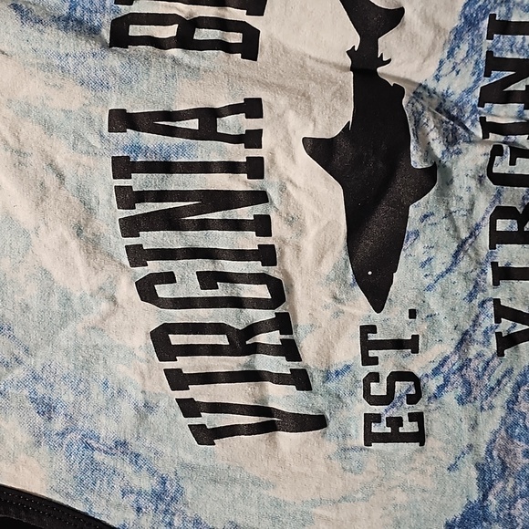 Virginia Beach Memorabilia Blue White Shark Tank Top Size Medium - Picture 4 of 5